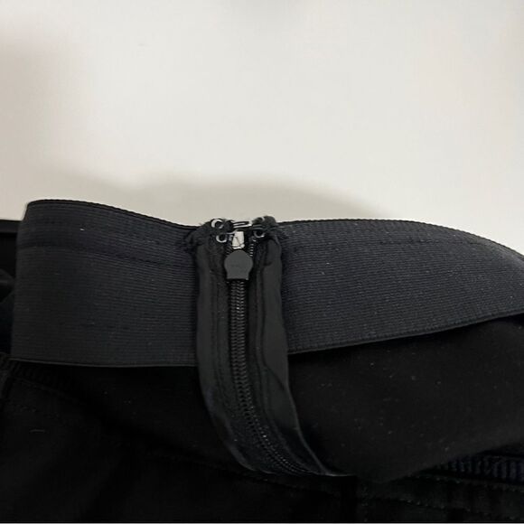 Rag & Bone Polly black side zip ankle pants size 4 Pin-tucked Center Seams - Picture 13 of 16